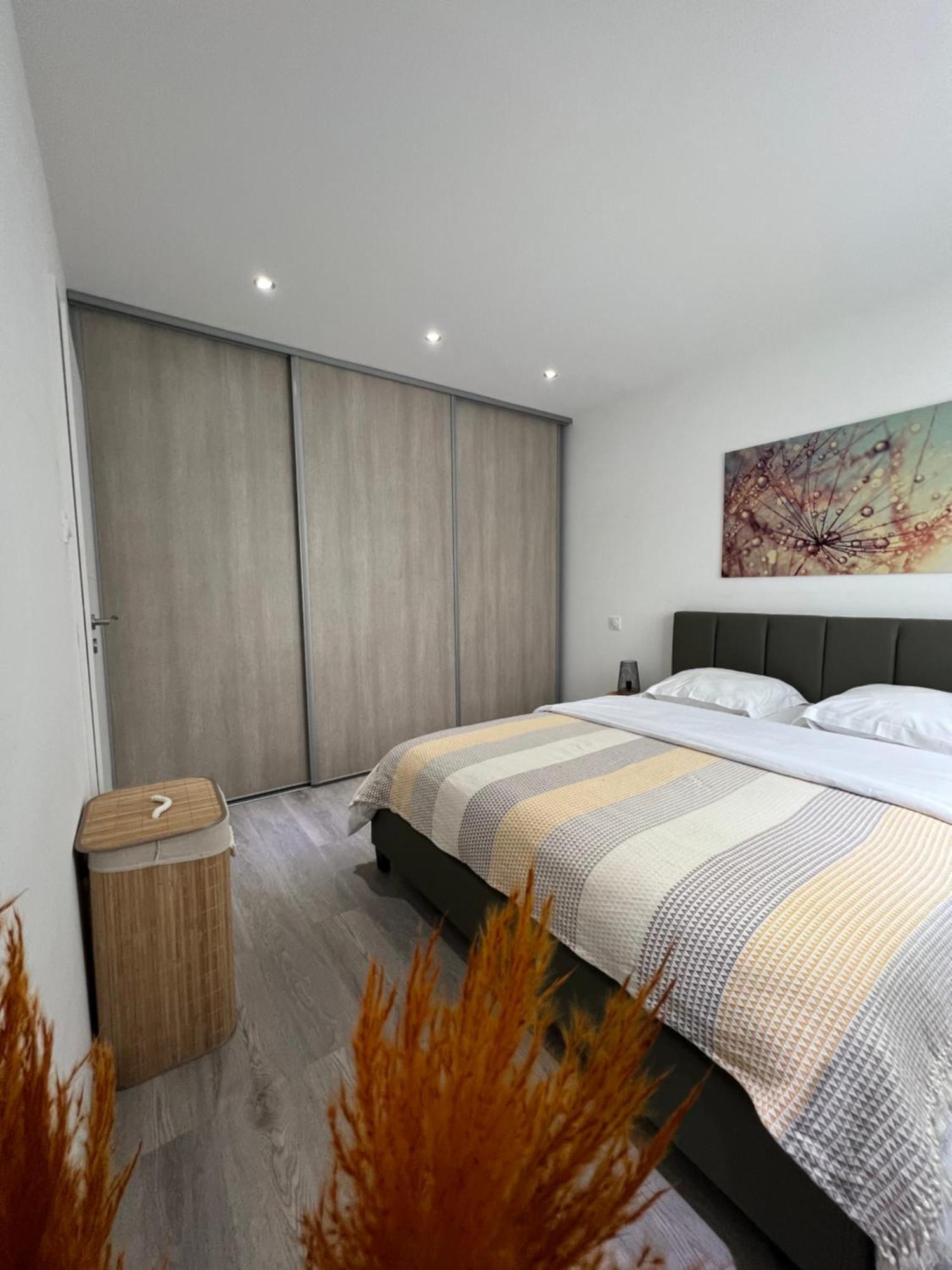 Superbe Appartement Lumineux Avec Parking Gratuit Wintzenheim Luaran gambar